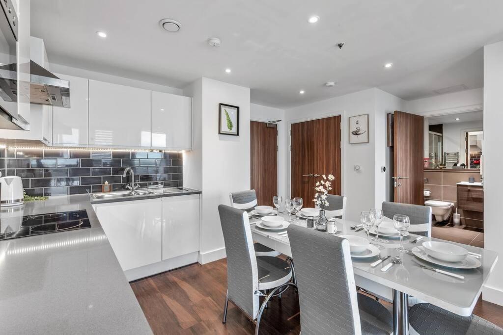 Amazing Britania 1 Bedroom Flat In London Bp40 Екстер'єр фото