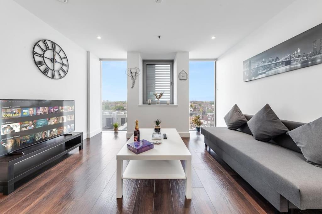 Amazing Britania 1 Bedroom Flat In London Bp40 Екстер'єр фото