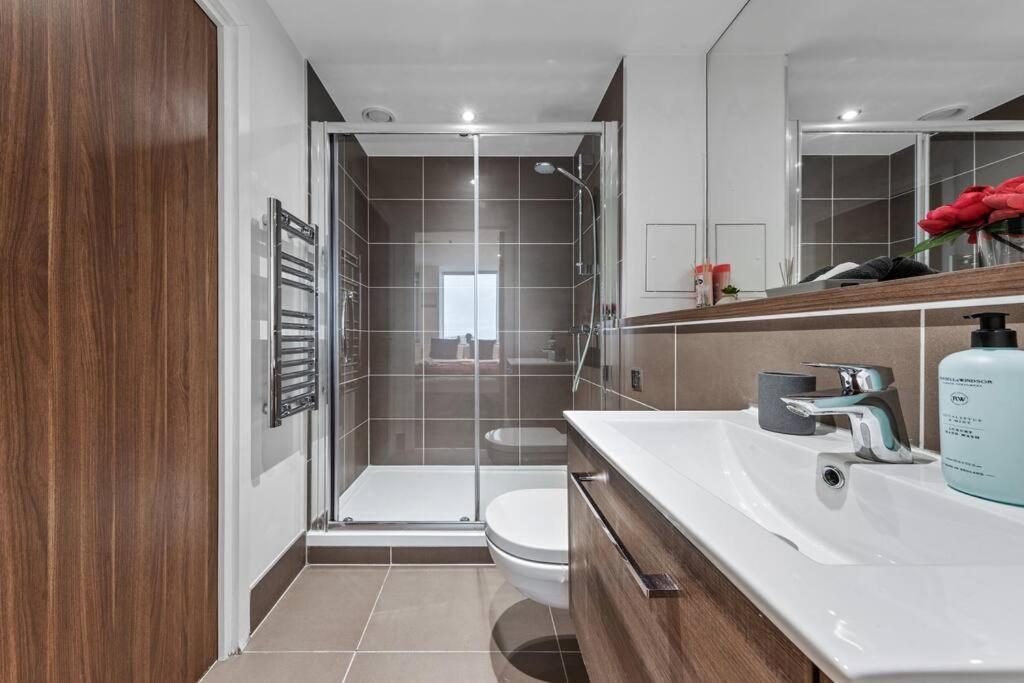 Amazing Britania 1 Bedroom Flat In London Bp40 Екстер'єр фото