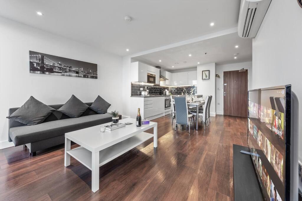 Amazing Britania 1 Bedroom Flat In London Bp40 Екстер'єр фото