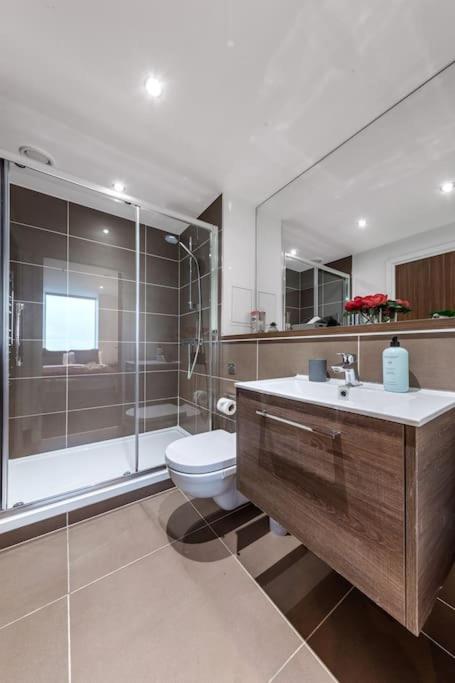 Amazing Britania 1 Bedroom Flat In London Bp40 Екстер'єр фото